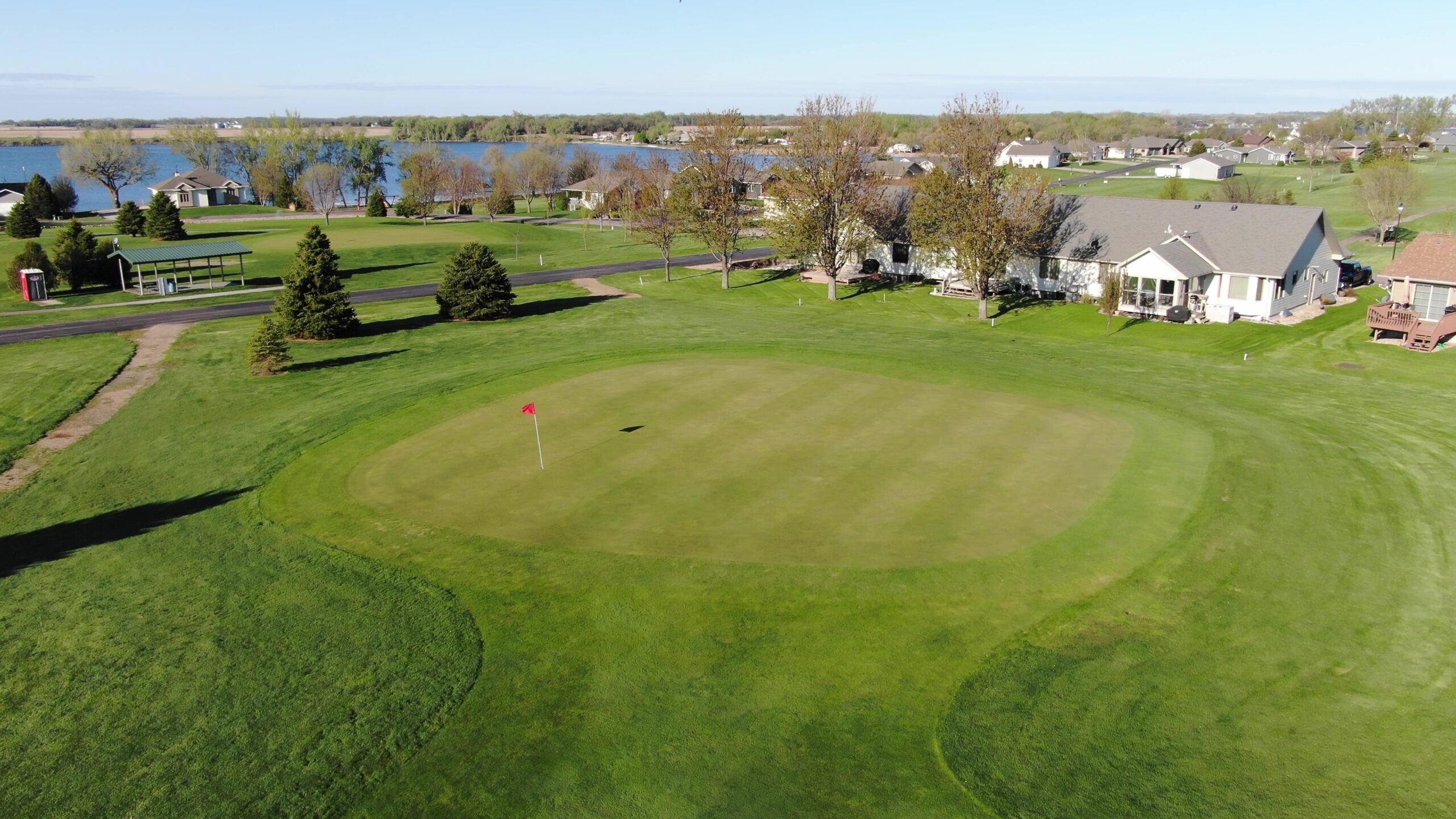 HOA Golf At The Lakes